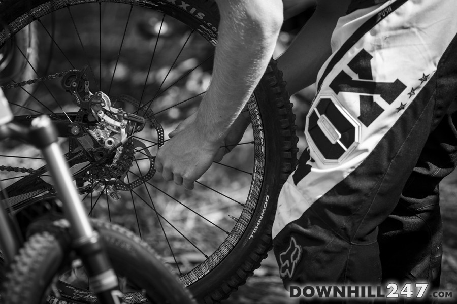 A bit of last minute maintenance? Or was it the two days of riding leading up to your race run? Whatever the case we saw a few riders tweaking in the pits Sunday morning.