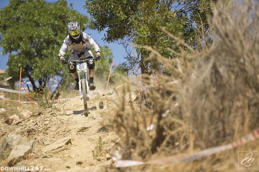 A lot of riders were scrambling to find long sleeve jerseys as per UCI requirements, some were probably left with their second choice in terms of look! No such problems for Henry Blake who was looking good all weekend.