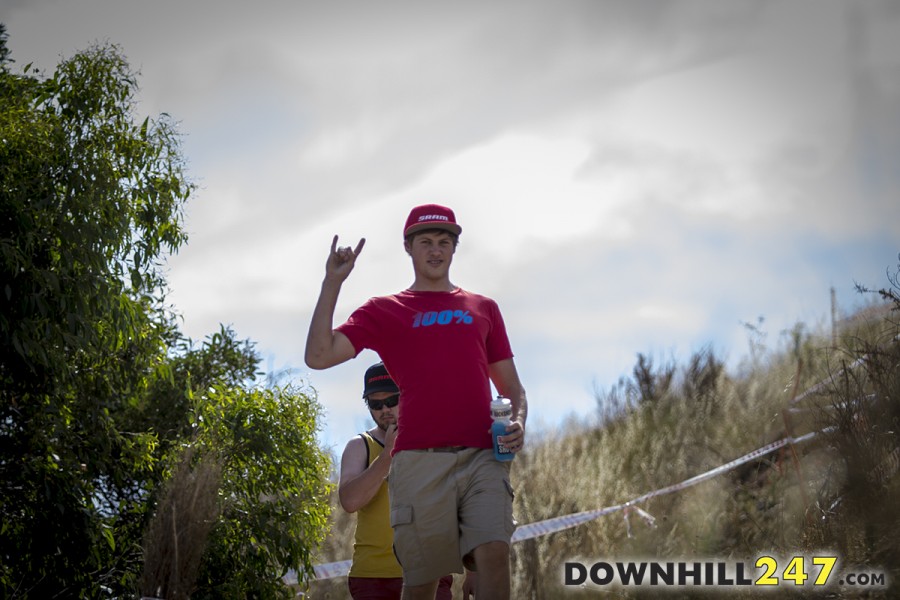 The day started with the obligatory track walk, Dean Lucas throws down the horns!