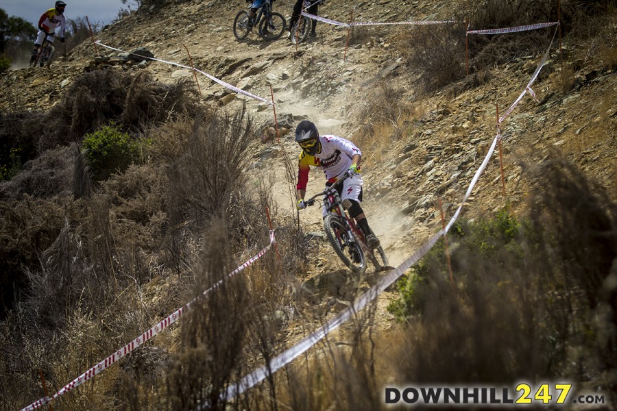 It was odd being at a race without everyone having race plates yet, makes it hard to pick riders who are on the same team. Often it comes down to little details such as helmets, gloves or often riding style!