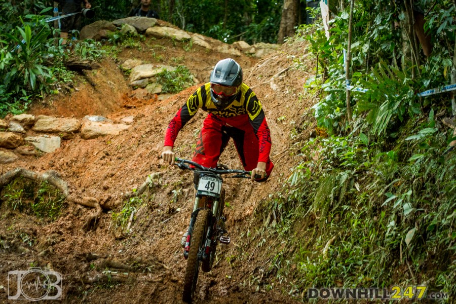 Dean Lucas didn't have his dream run, but did pull off a sweet footplant to drop in the final chute. Lets hope Dean can get the results he's working for as the series progresses.