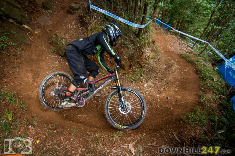 Ben Power shreds the last of the prime switchbacks that open the course, ready to head into more technical features.