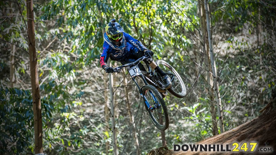 Local Andrew Needling never seems to have the best race at his home track. At least he looks stylish though... We know he wants more than style points though. He is also rocking plate 12 just like junior Aussie Aiden Varley who also happens to be riding a Giant to confuse everyone!