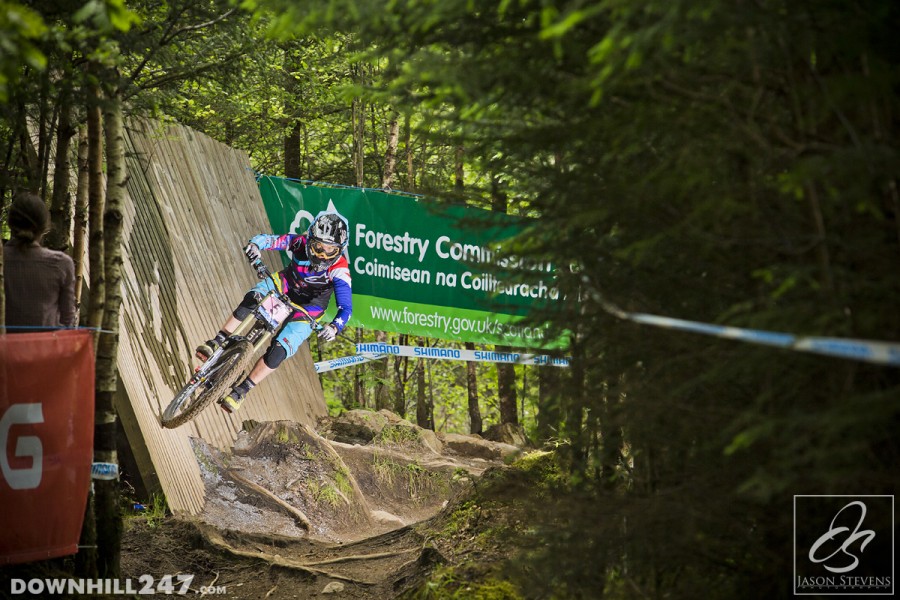 Fellow Aussie, Tracey Hannah hits the same wallride. Coming in just outside the top 5 in 6th position