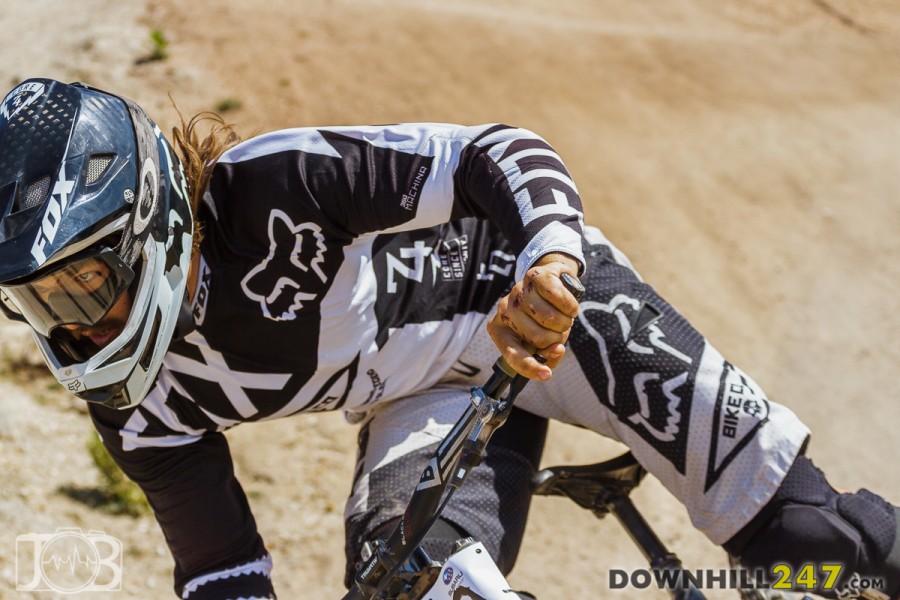 After pedaling the many traverses between obstacles, the bottom section saw riders feeling the lack of natural assistance down the hill. Angus Maddern here attackes the last 20m of trail...