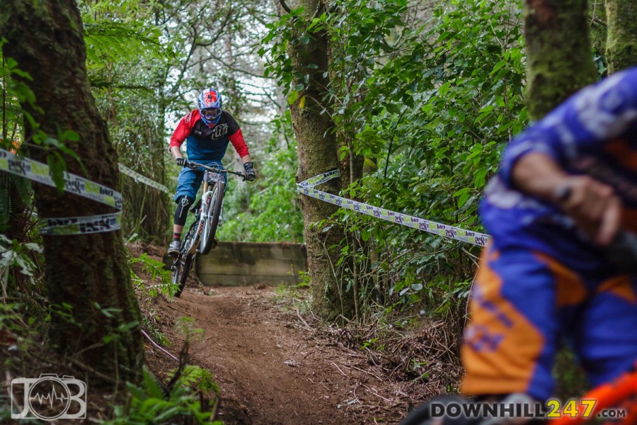 There was some congestion on the trail when the rain came to the downhill.