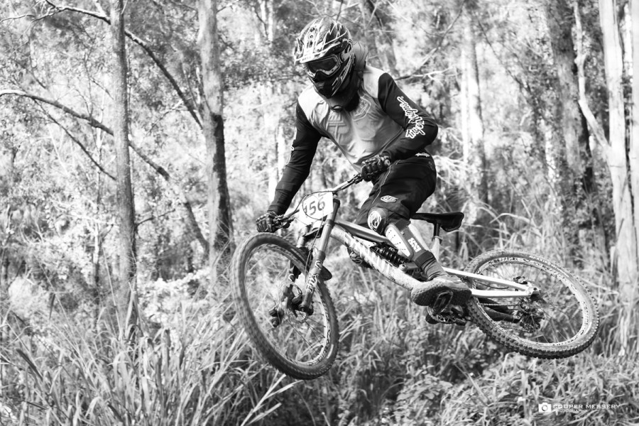 You dona��t see too many Canyon frames going around Australia but this guy knows how to throw his around.