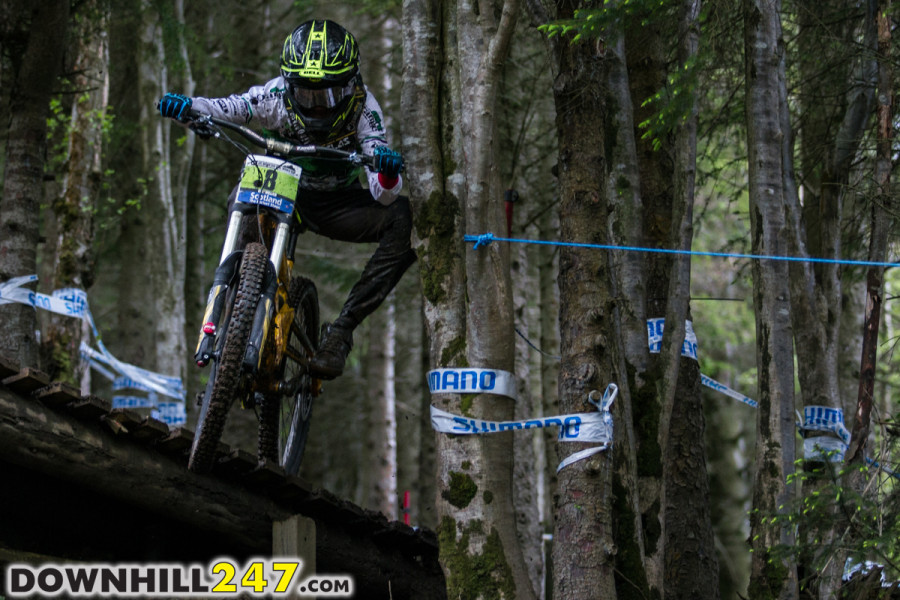 Mud on the riders kit was a sure way to tell they had an issue in their run.