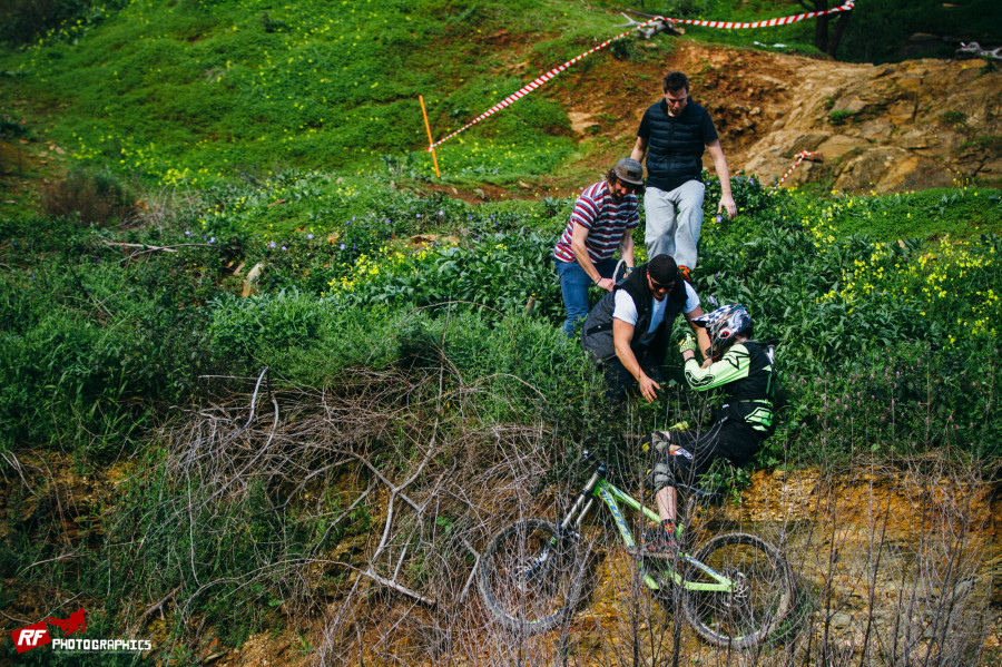 Sometimes it didn't all go to plan though! This rider just missed out on heading a lot further down the hill near the bottom as he missed the track!