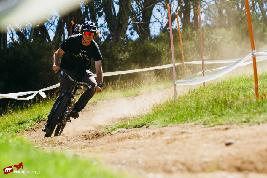 The media were on hand to capture it all (& do some sneaky riding as Brett from Fektor).