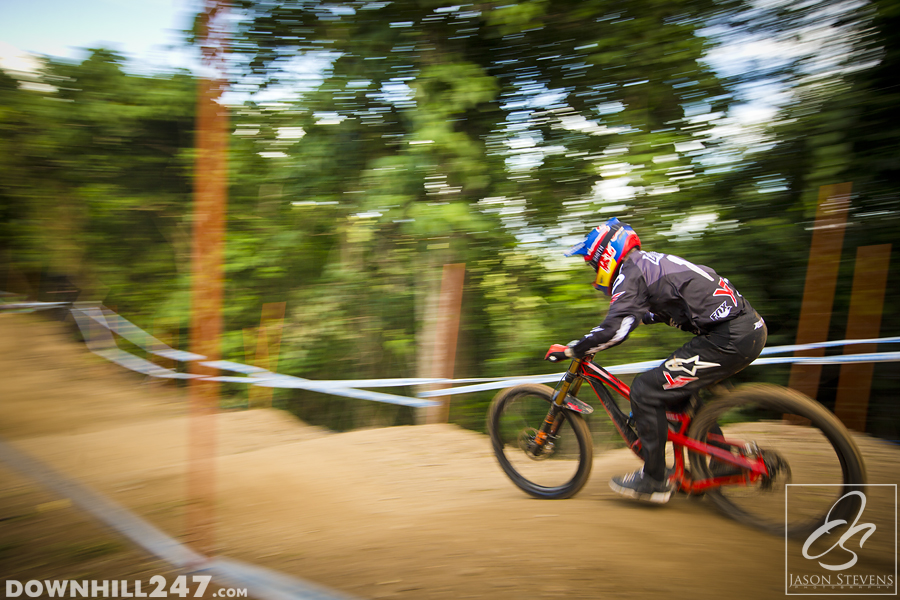 Aaron Gwin is holding the number 1 plate after the first round, he was 5th in timed practice, Loic Bruni was the fastest.