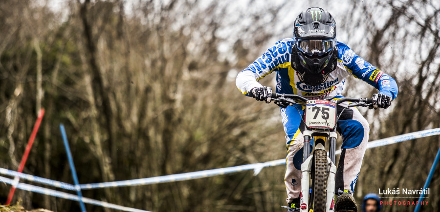 Sam Hill with an unfamiliar plate on the front of his bike... he will come good as the season continues.