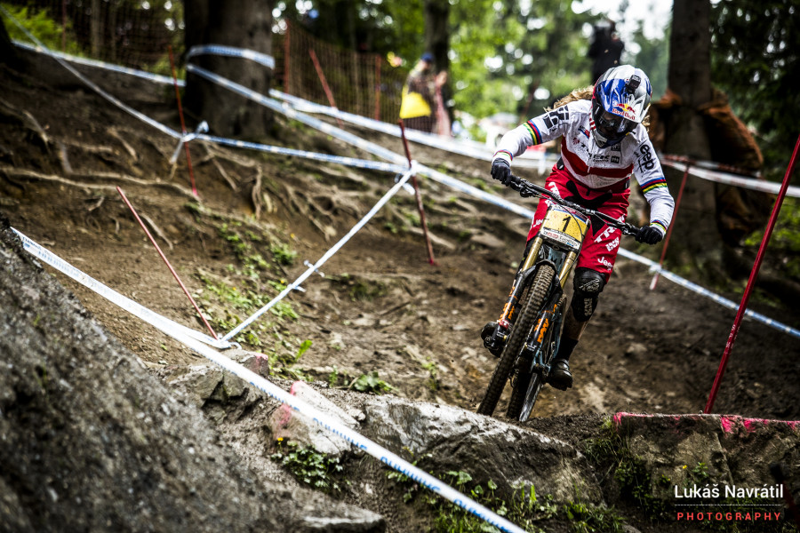 Hopping over to the women's race and Rachel Atherton showed she is in a league of her own with her 10th consecutive world cup victory.